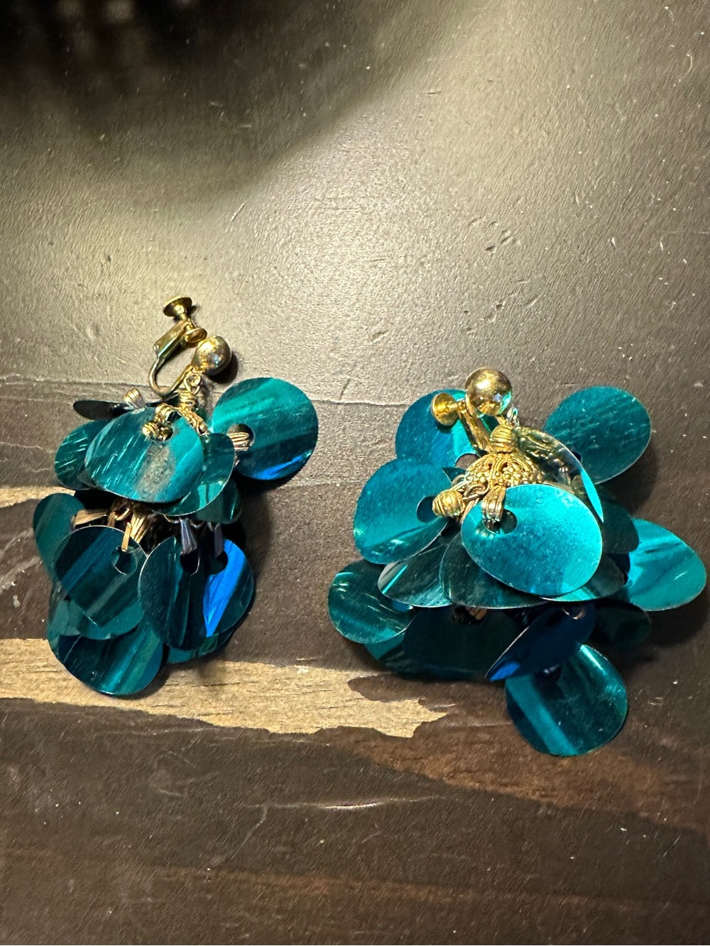 VINTAGE TEAL BLUE SEQUIN EARRINGS, DANGLE, GOLD TONE SETTING, CLIP-ON